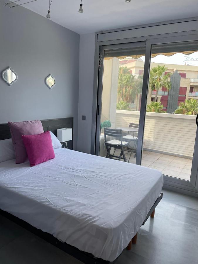 Fabulous With Large Pool Near Beach Căn hộ *